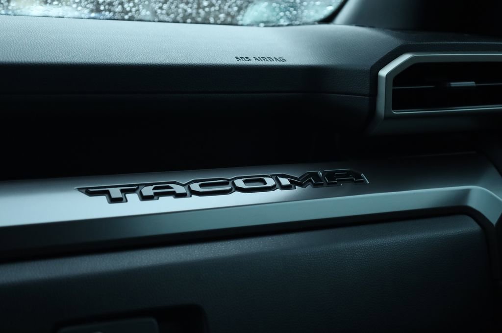 Used 2025 Toyota Tacoma SR5 image 11