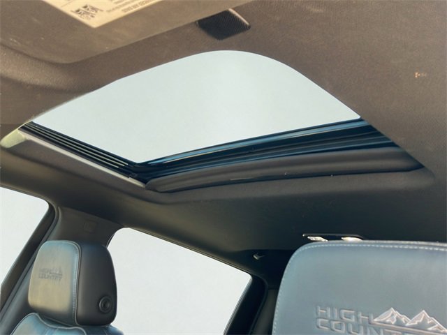 Used 2021 Chevrolet Silverado 1500 High Country w/ Z71 Off-Road Package image 32