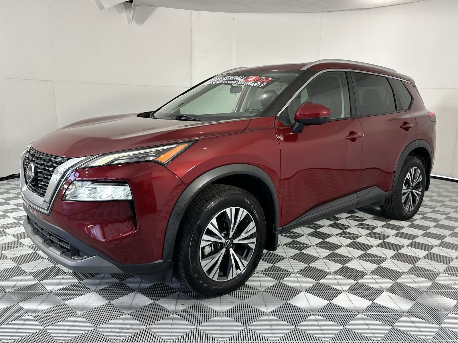 Certified 2022 Nissan Rogue SV w/ SV Premium Package FWD image 4