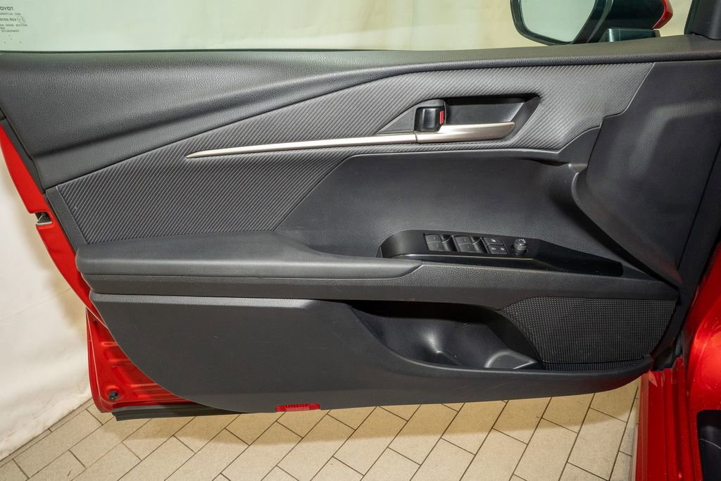 Certified 2025 Toyota Camry SE image 11