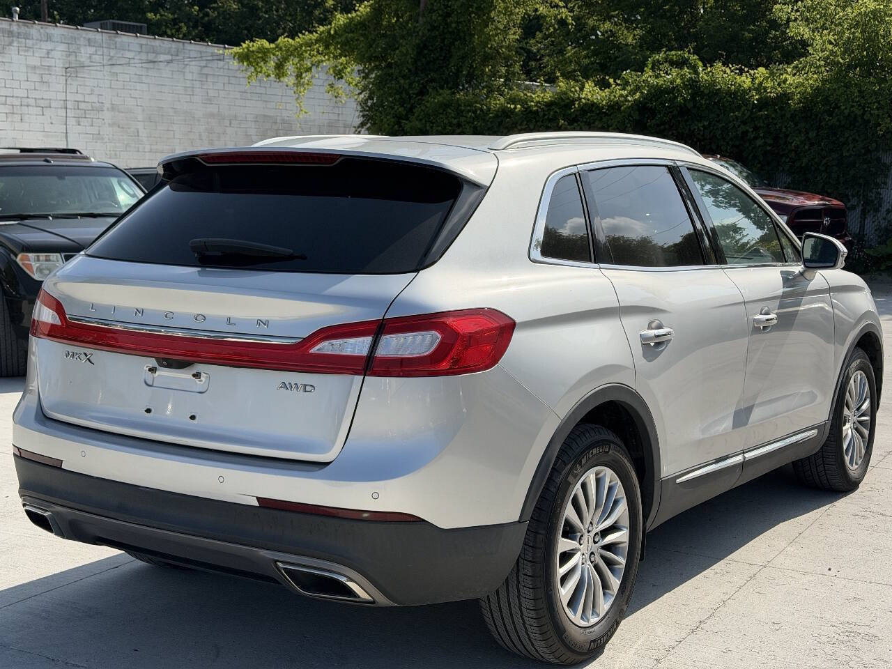 Used 2018 Lincoln MKX Select w/ Select Plus Package AWD/4WD image 5