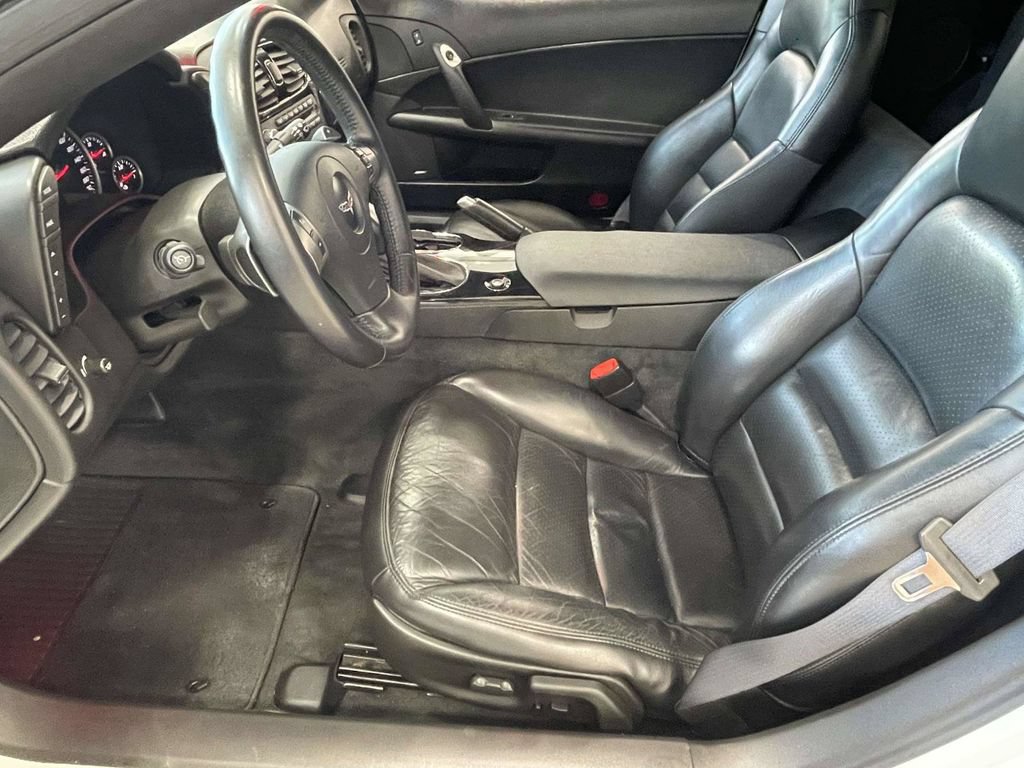Used 2009 Chevrolet Corvette Coupe w/ Preferred Equipment Group RWD image 12