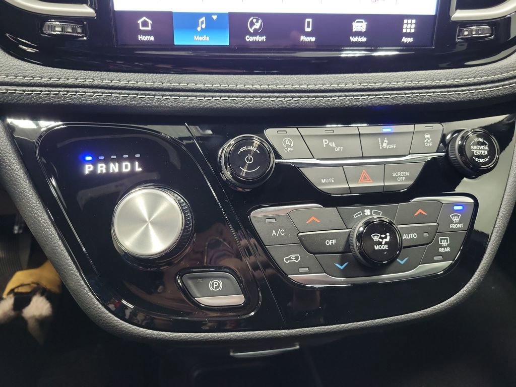New 2026 Chrysler Pacifica Select w/ S Appearance Package AWD/4WD image 19