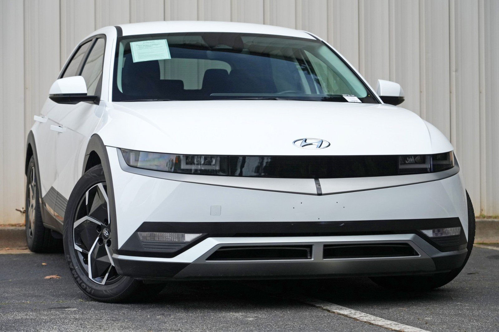 Used 2024 Hyundai Ioniq 5 SE RWD image 2
