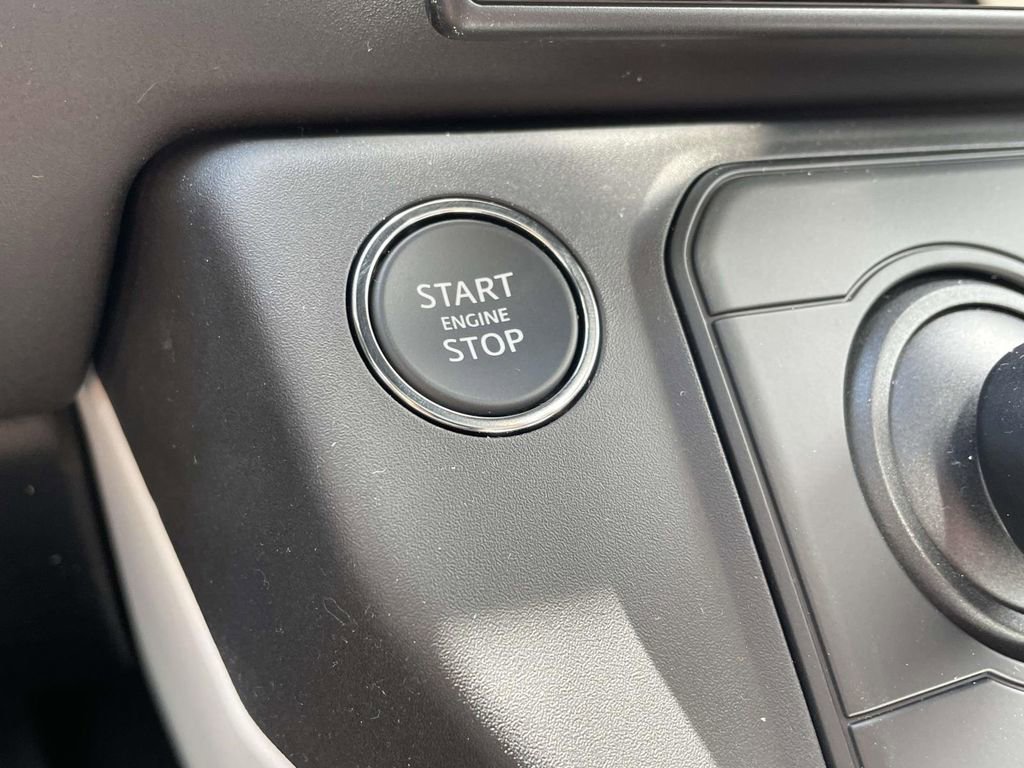 New 2026 Land Rover Defender 130 X-Dynamic SE AWD/4WD image 30