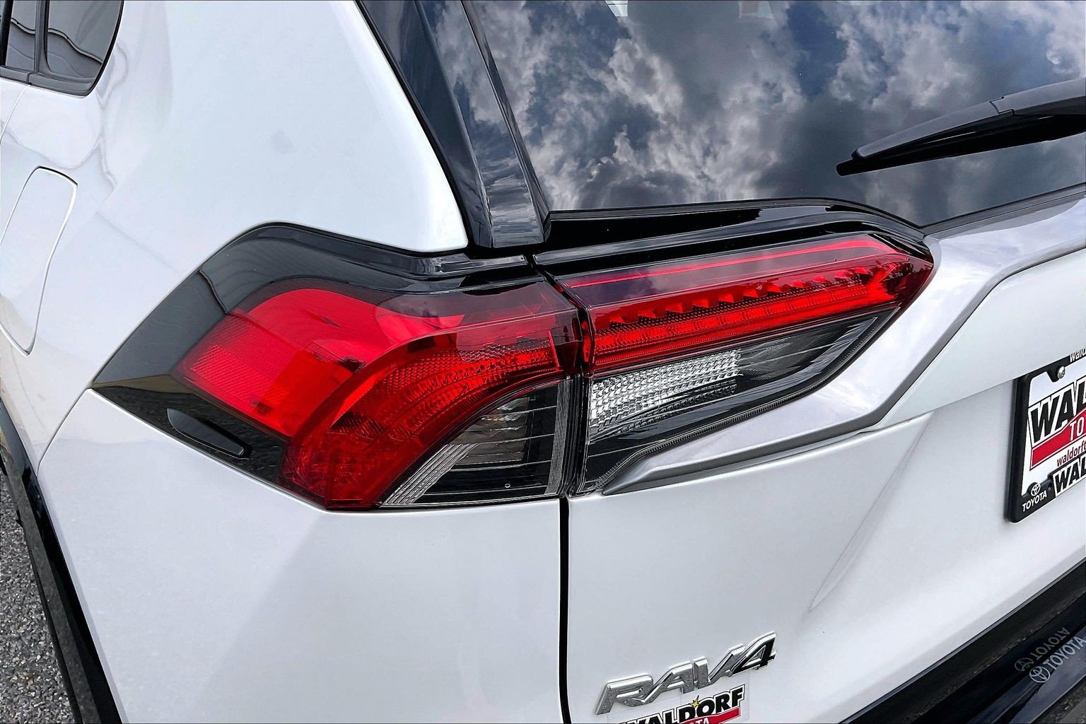 Used 2023 Toyota RAV4 XSE AWD/4WD image 34