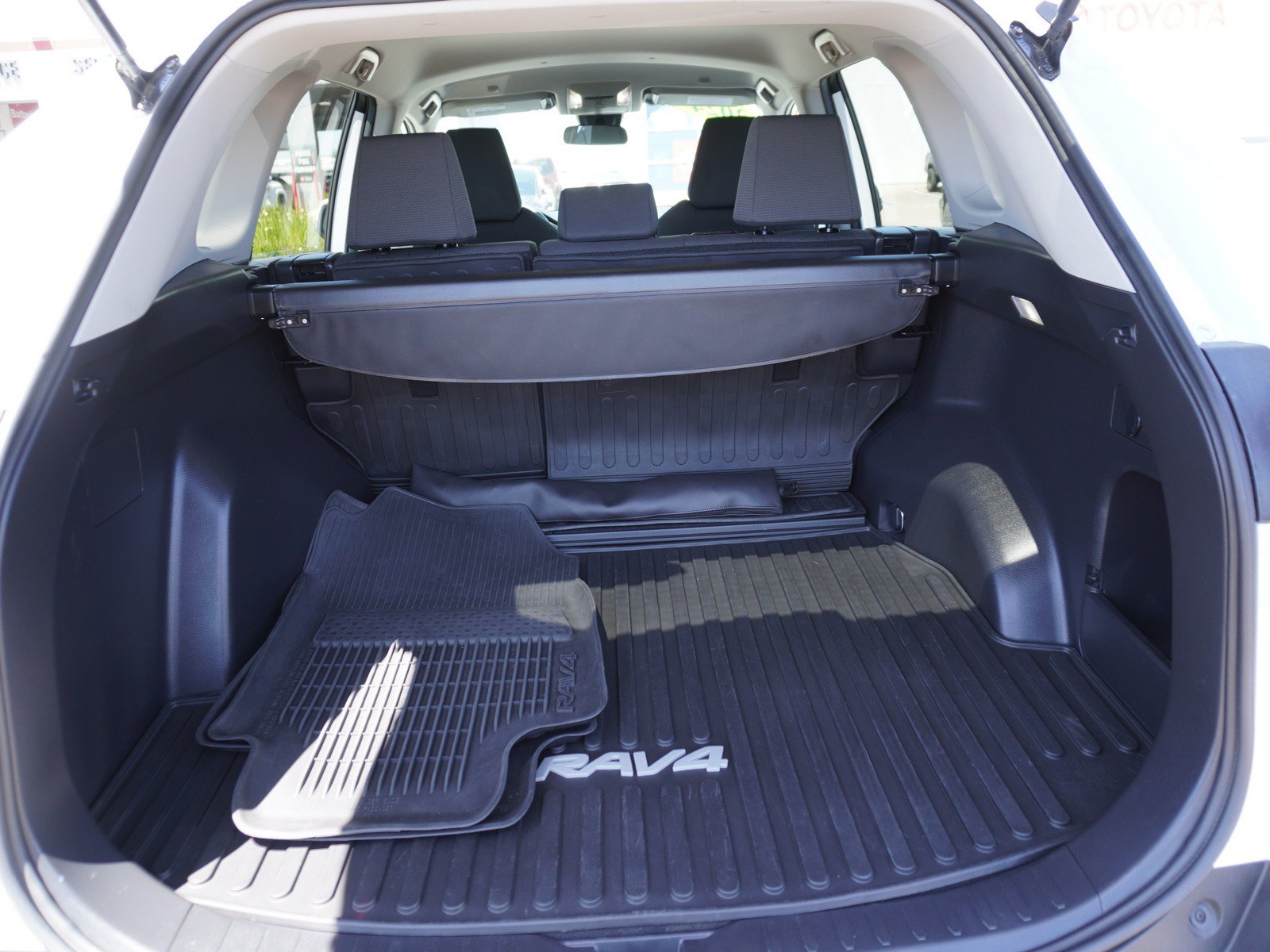 Used 2024 Toyota RAV4 XLE AWD/4WD image 11