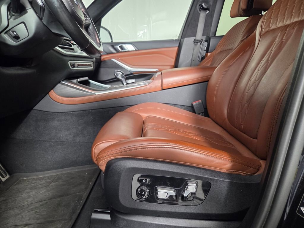 Used 2022 BMW X7 xDrive40i w/ M Sport Package image 13