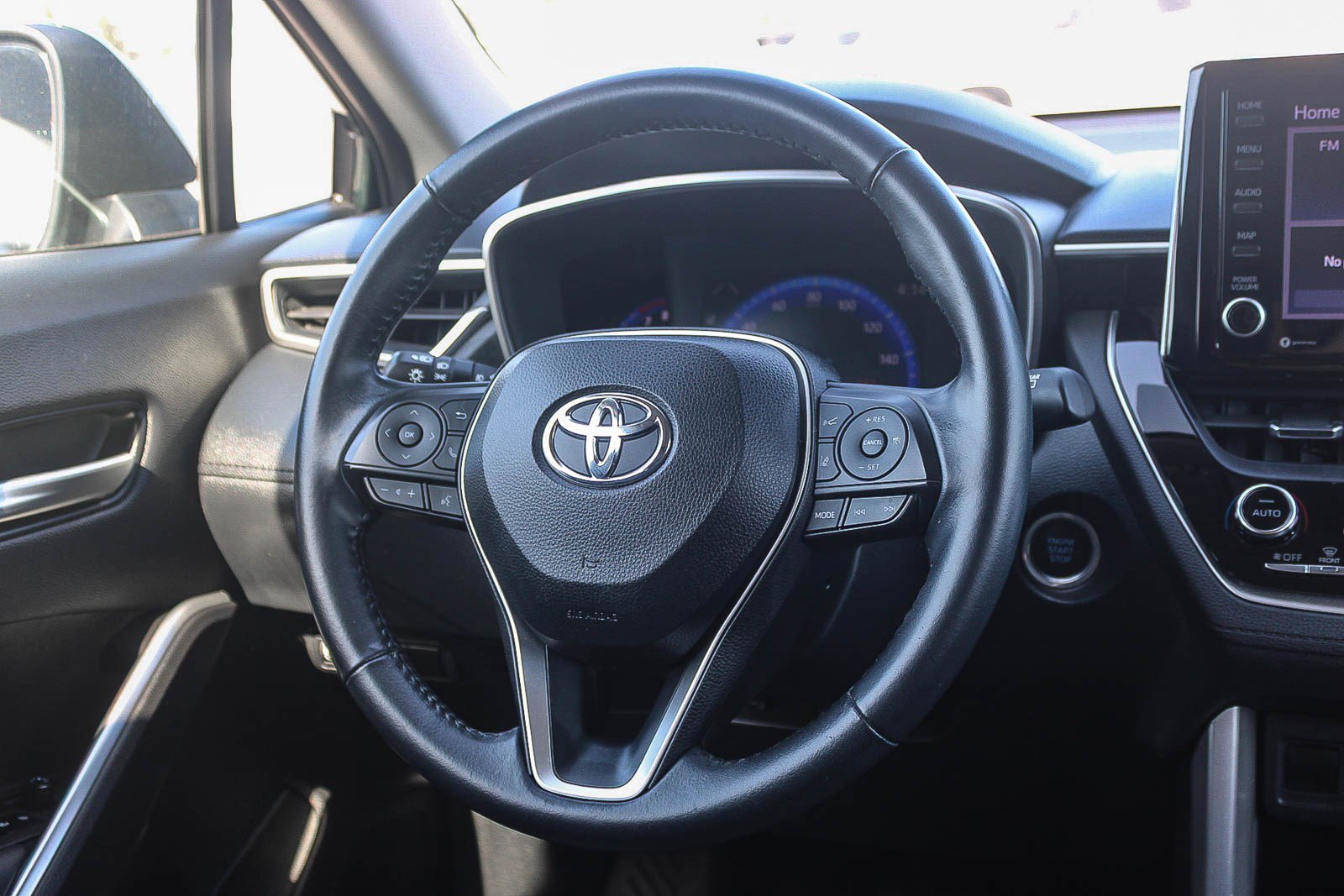 Certified 2022 Toyota Corolla Cross XLE w/ Convenience Package FWD image 16