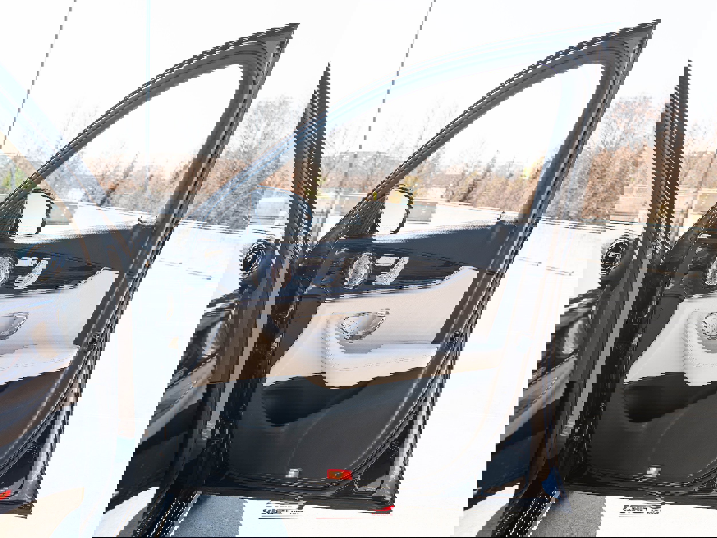 Used 2017 Mercedes-Benz E 300 image 39