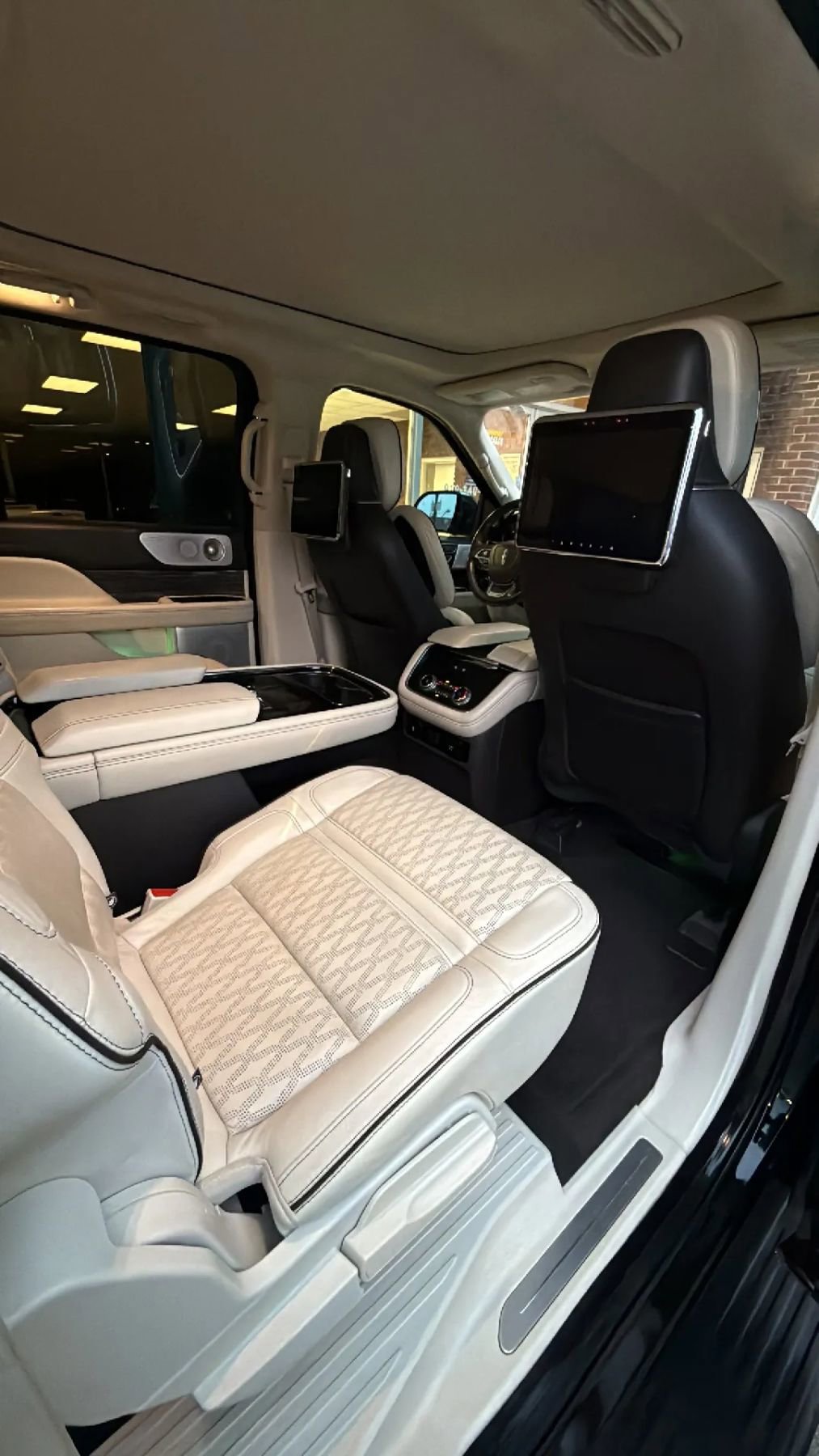 Used 2019 Lincoln Navigator L Black Label w/ Cargo Package image 52
