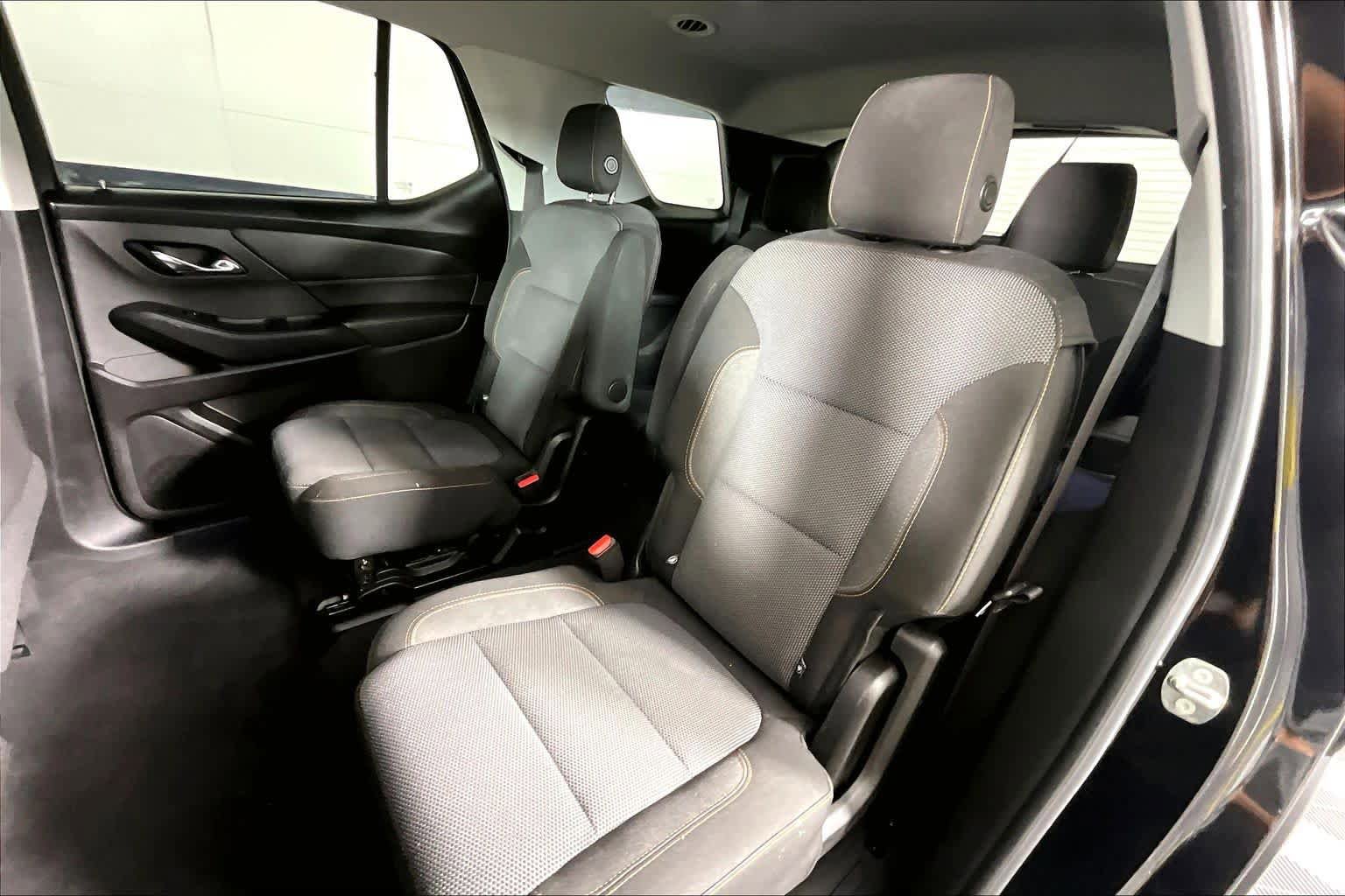 Used 2018 Chevrolet Traverse LT FWD image 19