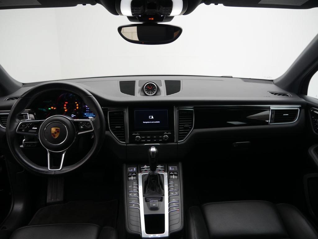 Certified 2018 Porsche Macan Sport Edition AWD/4WD image 28
