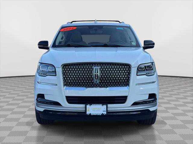 Used 2022 Lincoln Navigator L Reserve AWD/4WD image 2
