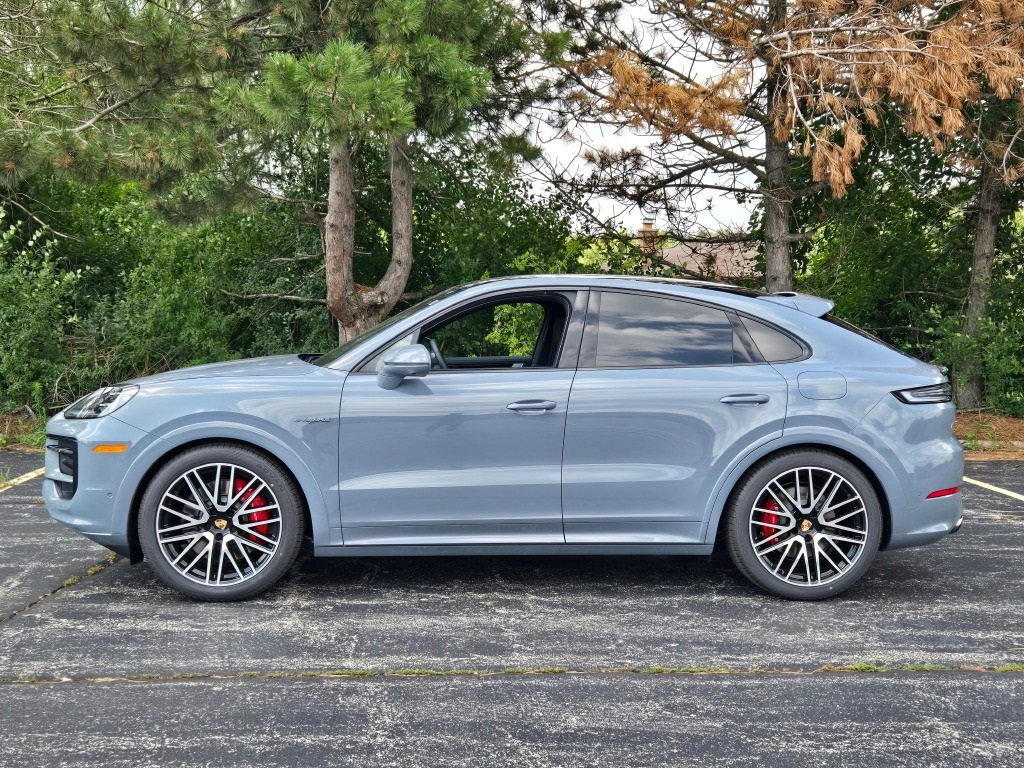 New 2025 Porsche Cayenne S image 2