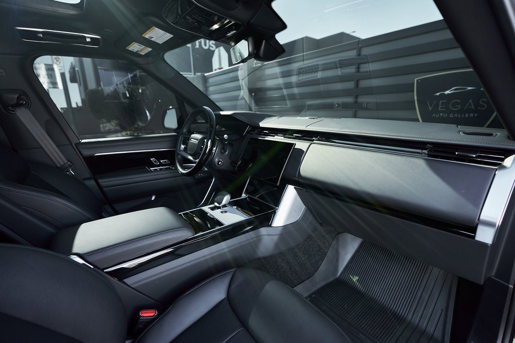 Used 2025 Land Rover Range Rover Long Wheelbase Autobiography image 38