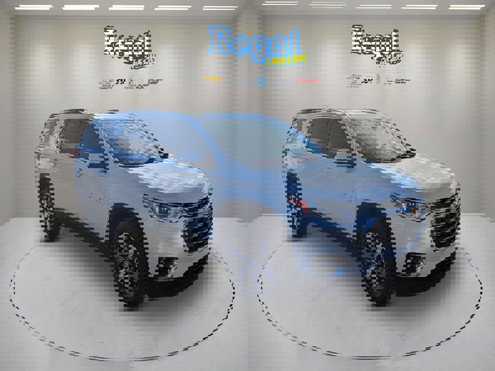 Used 2020 Chevrolet Traverse LT w/ LT Premium Package image 1