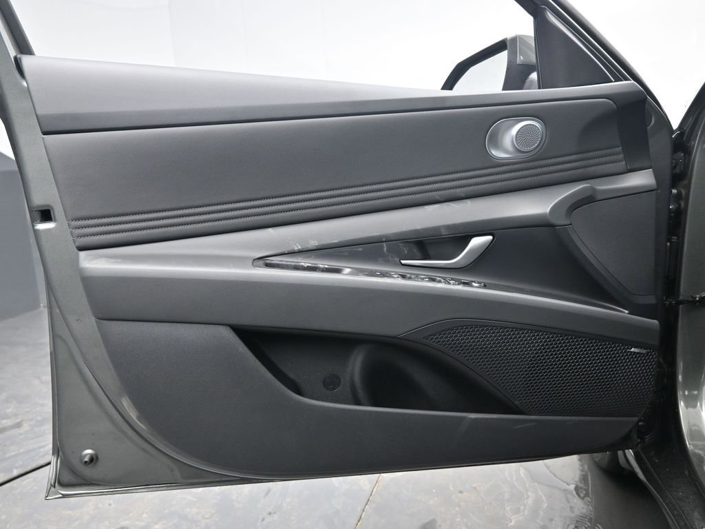 New 2026 Hyundai Elantra Limited image 26