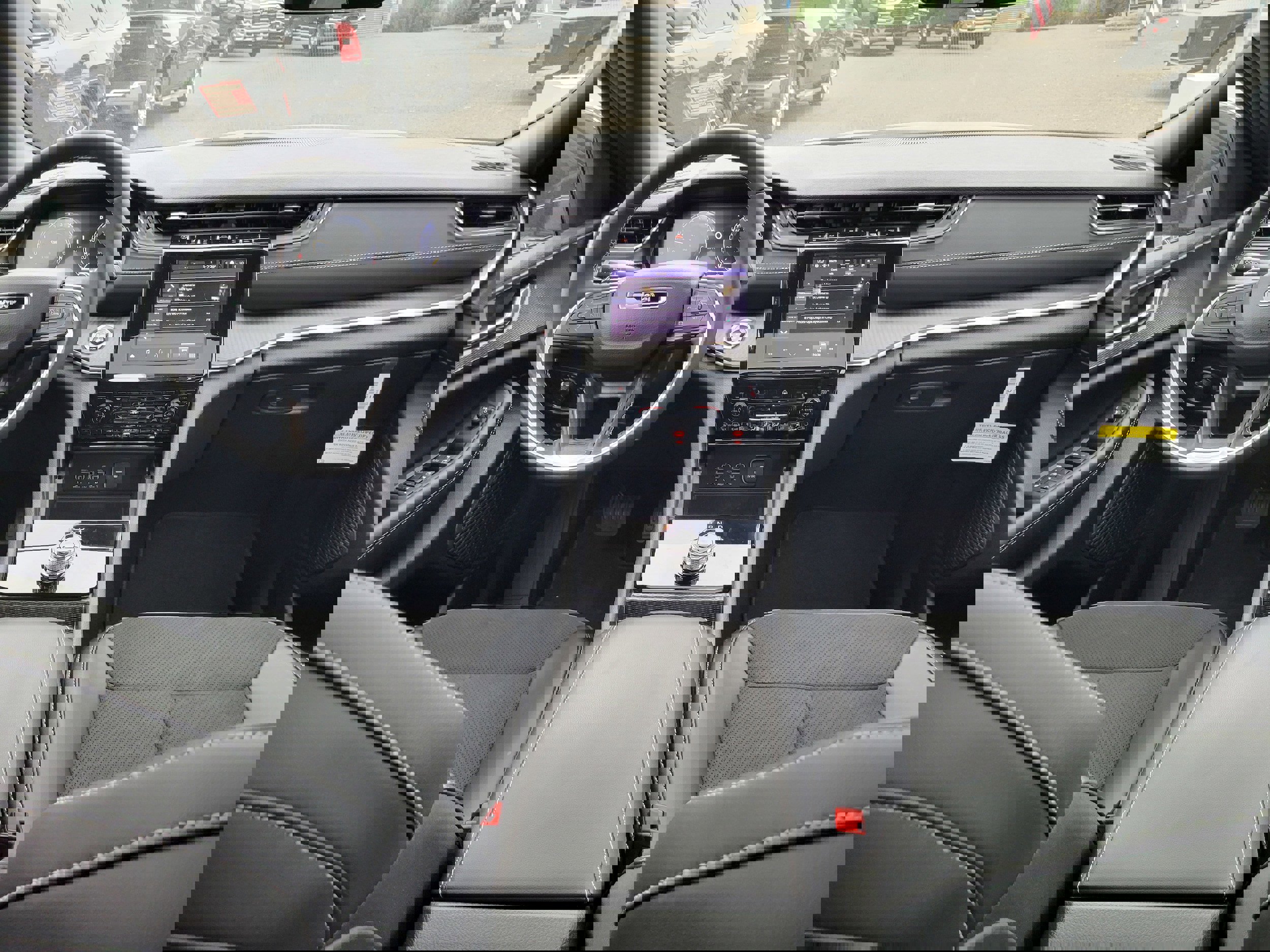 New 2025 Jeep Grand Cherokee L Altitude image 19