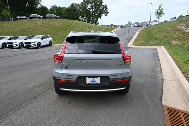 Used 2024 Volvo XC40 B5 Plus w/ Protection Package Premier AWD/4WD image 16