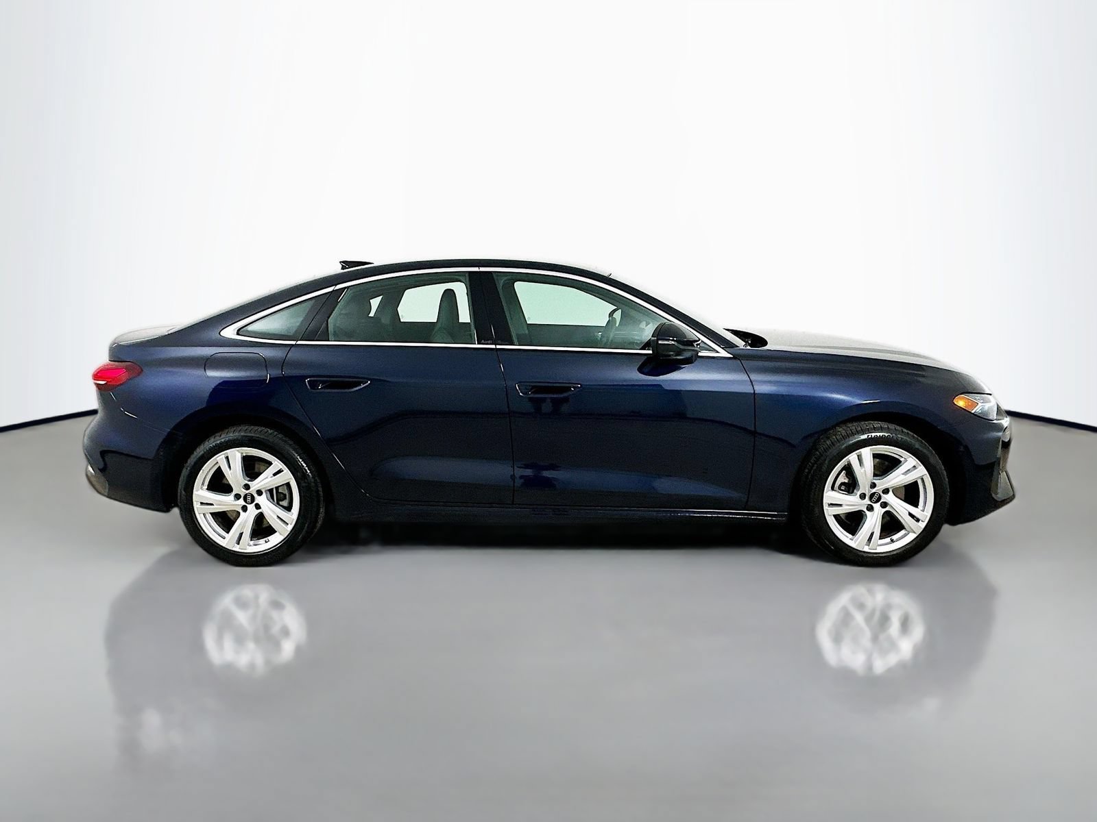Used 2025 Audi A5 2.0T Premium w/ Premium Plus AWD/4WD image 4