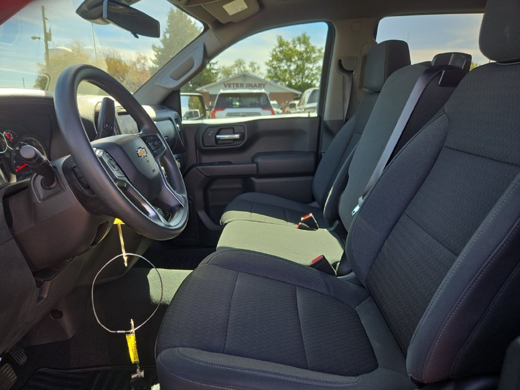 Used 2022 Chevrolet Silverado 1500 Custom w/ LPO, Blackout Package AWD/4WD image 17