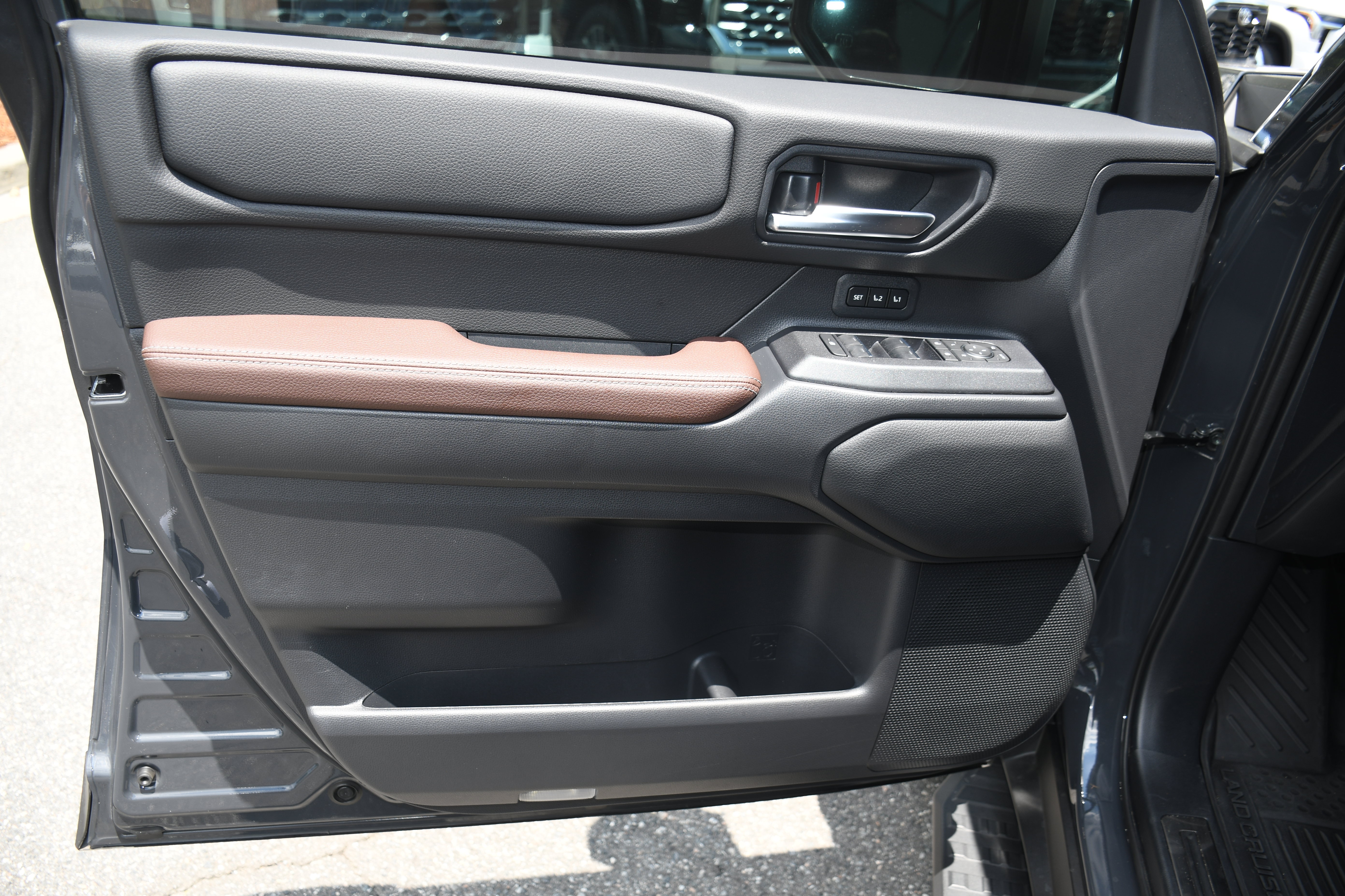 Certified 2025 Toyota Land Cruiser w/ Premium Package AWD/4WD image 10