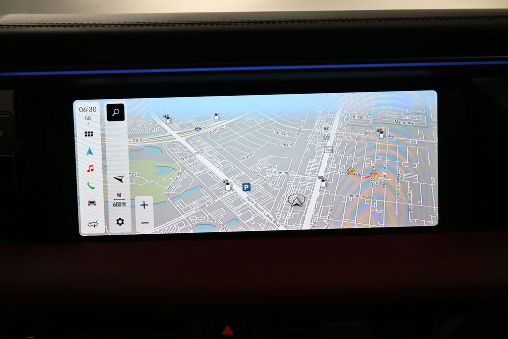 Certified 2025 Porsche Macan 4S Electric AWD/4WD image 21