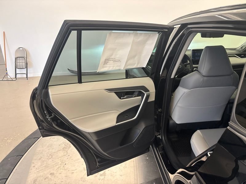Used 2022 Toyota RAV4 XLE Premium AWD/4WD image 14