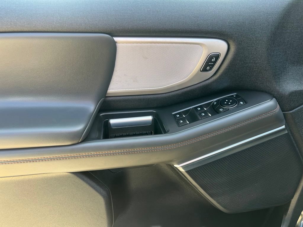 Used 2025 Ford Expedition Max Active AWD/4WD image 41