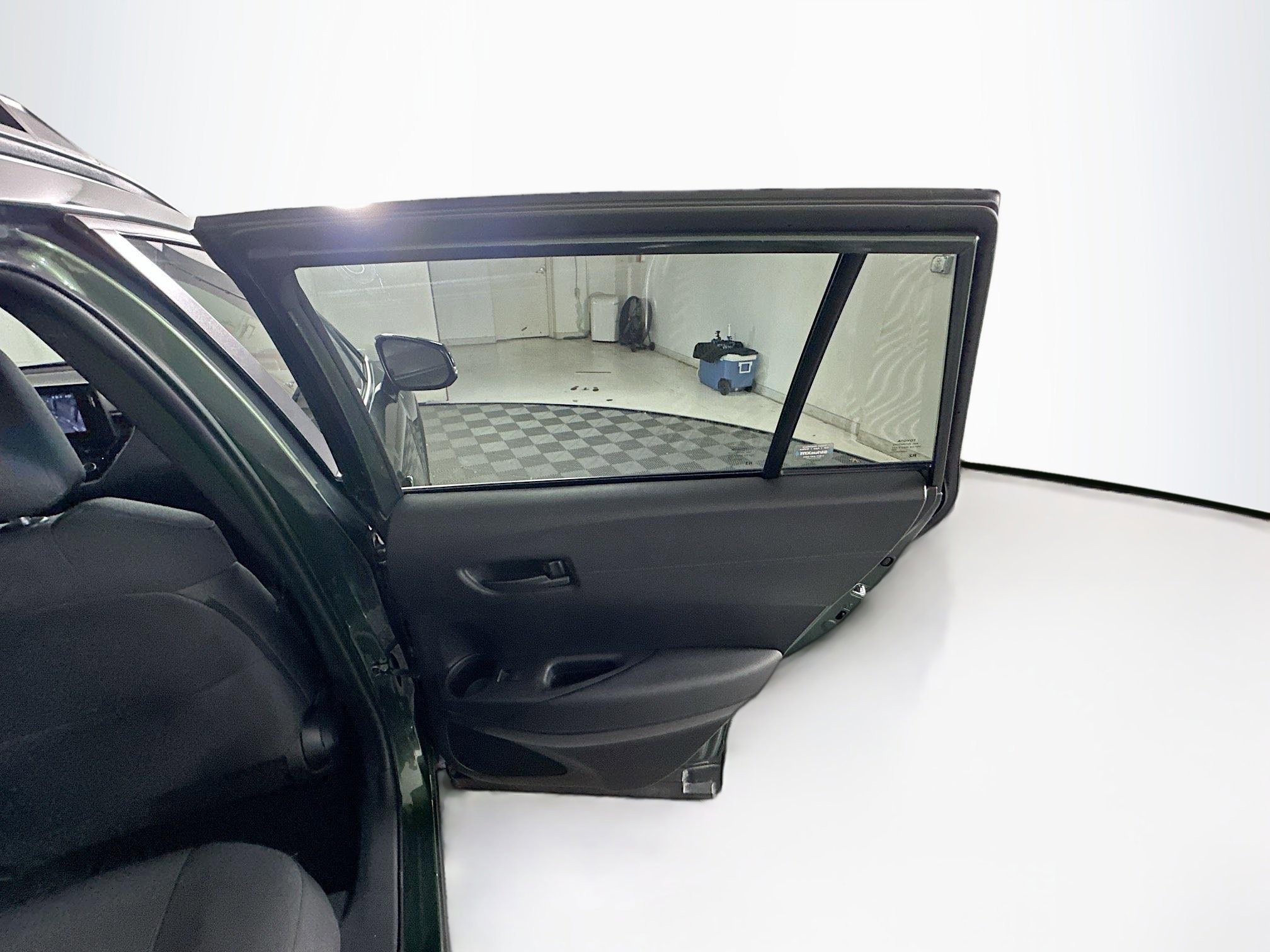 Used 2024 Toyota Corolla Cross LE w/ Moonroof Package image 30