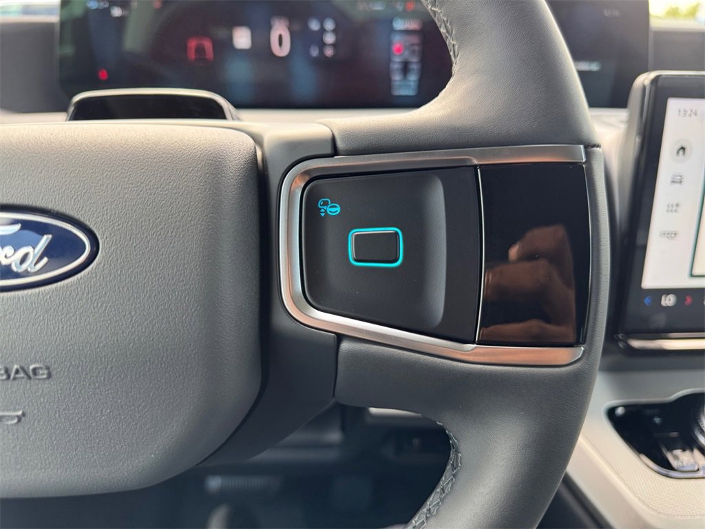 New 2025 Ford Expedition Active image 22