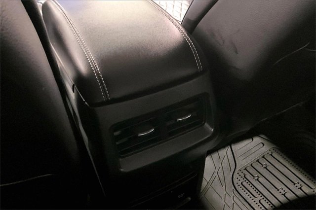 Used 2024 Ford Edge Titanium w/ Cold Weather Package image 10