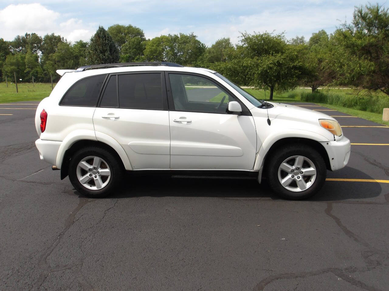 Used 2005 Toyota RAV4 4WD image 2
