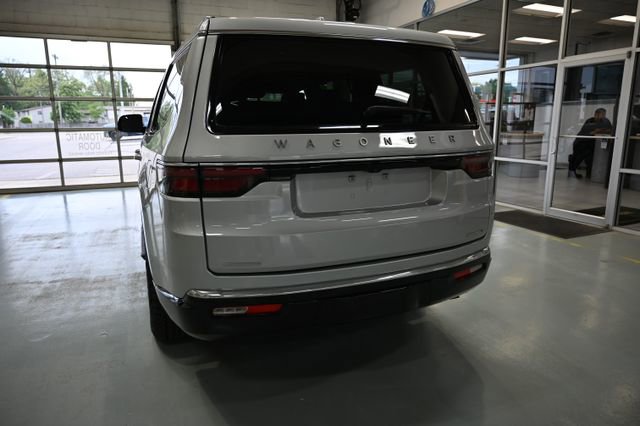 Used 2022 Jeep Wagoneer Series I AWD/4WD image 6