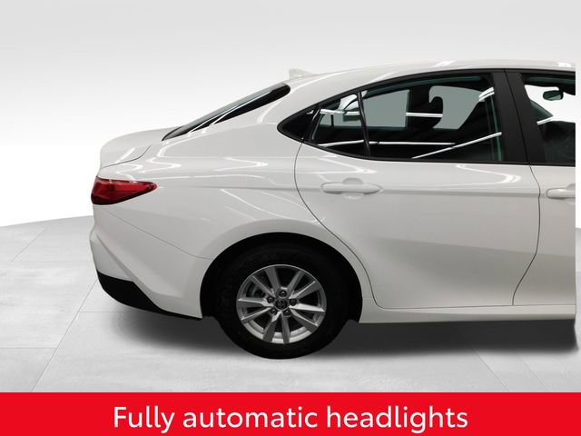 Used 2025 Toyota Camry LE image 14