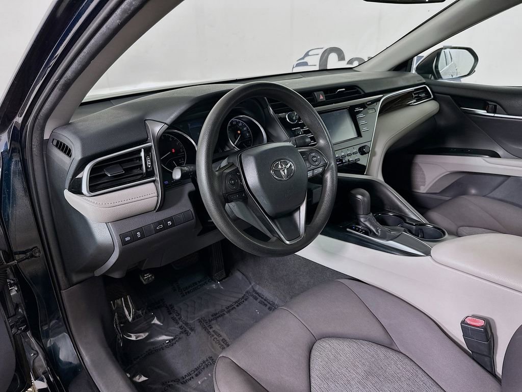 Used 2018 Toyota Camry L image 10