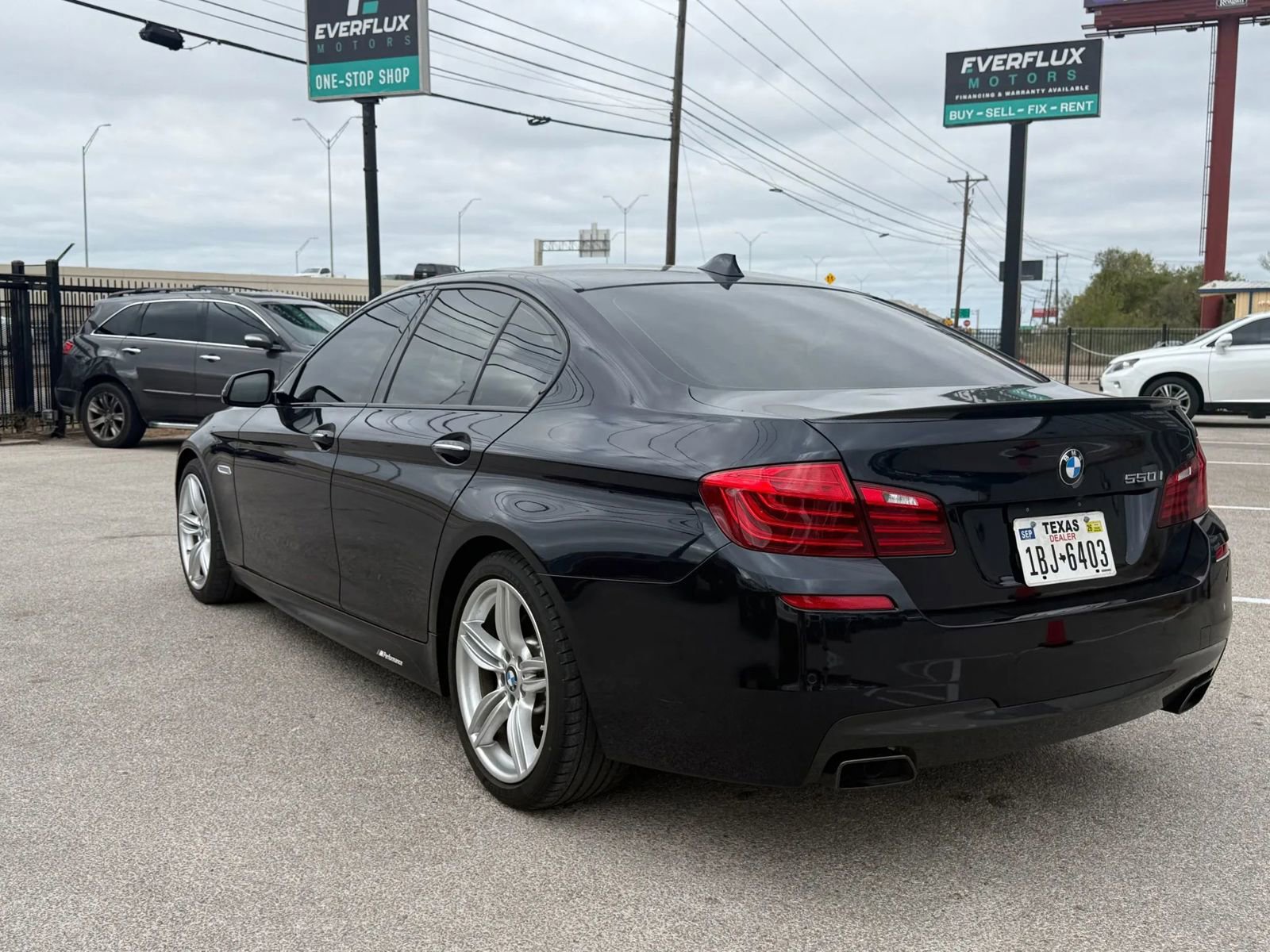 Used 2015 BMW 550i Sedan image 2