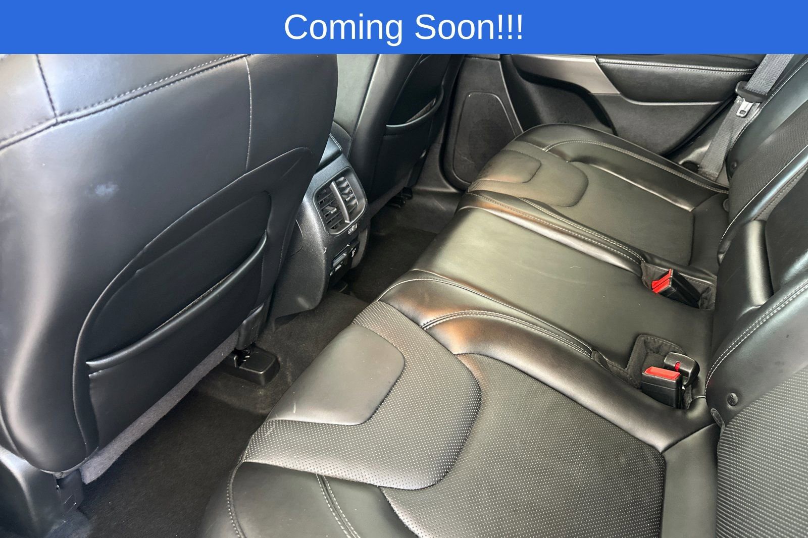 Used 2019 Jeep Cherokee Limited FWD image 12