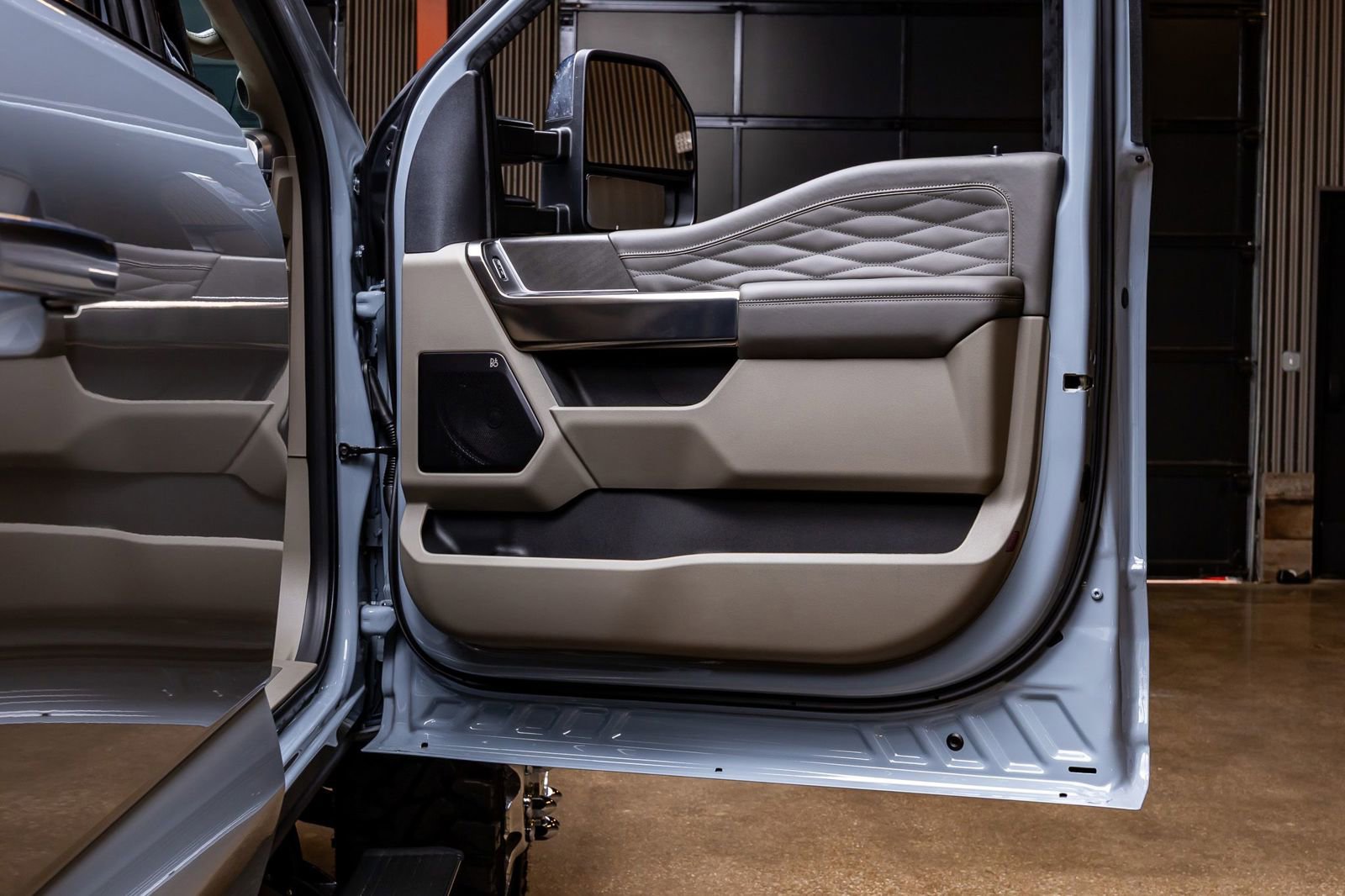 Used 2026 Ford F450 Platinum w/ Platinum Plus Package image 37