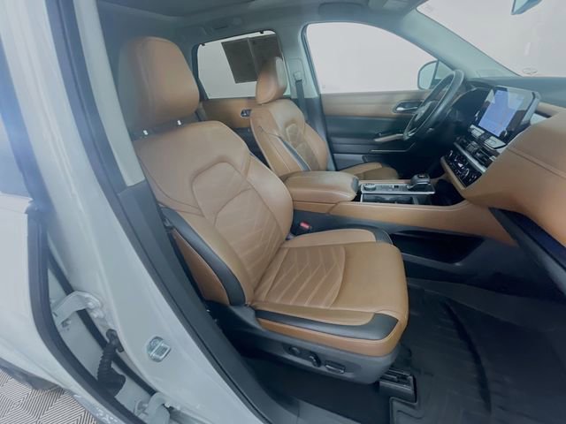 Used 2023 Nissan Pathfinder Platinum w/ Lighting Package (N93) AWD/4WD image 32