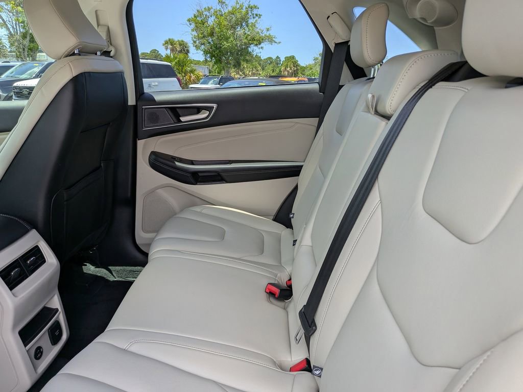 Certified 2021 Ford Edge Titanium FWD image 19