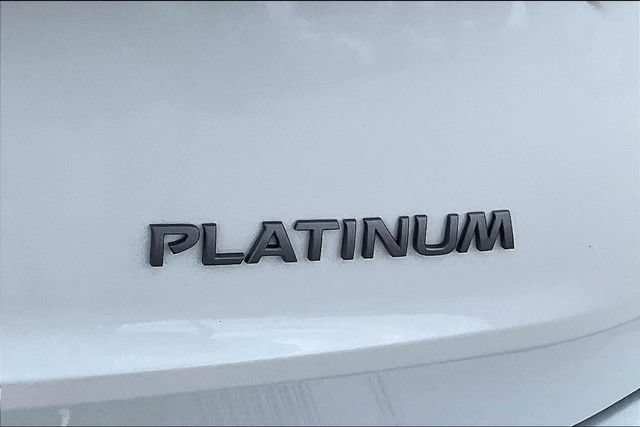 Used 2025 Nissan Rogue Platinum FWD image 8