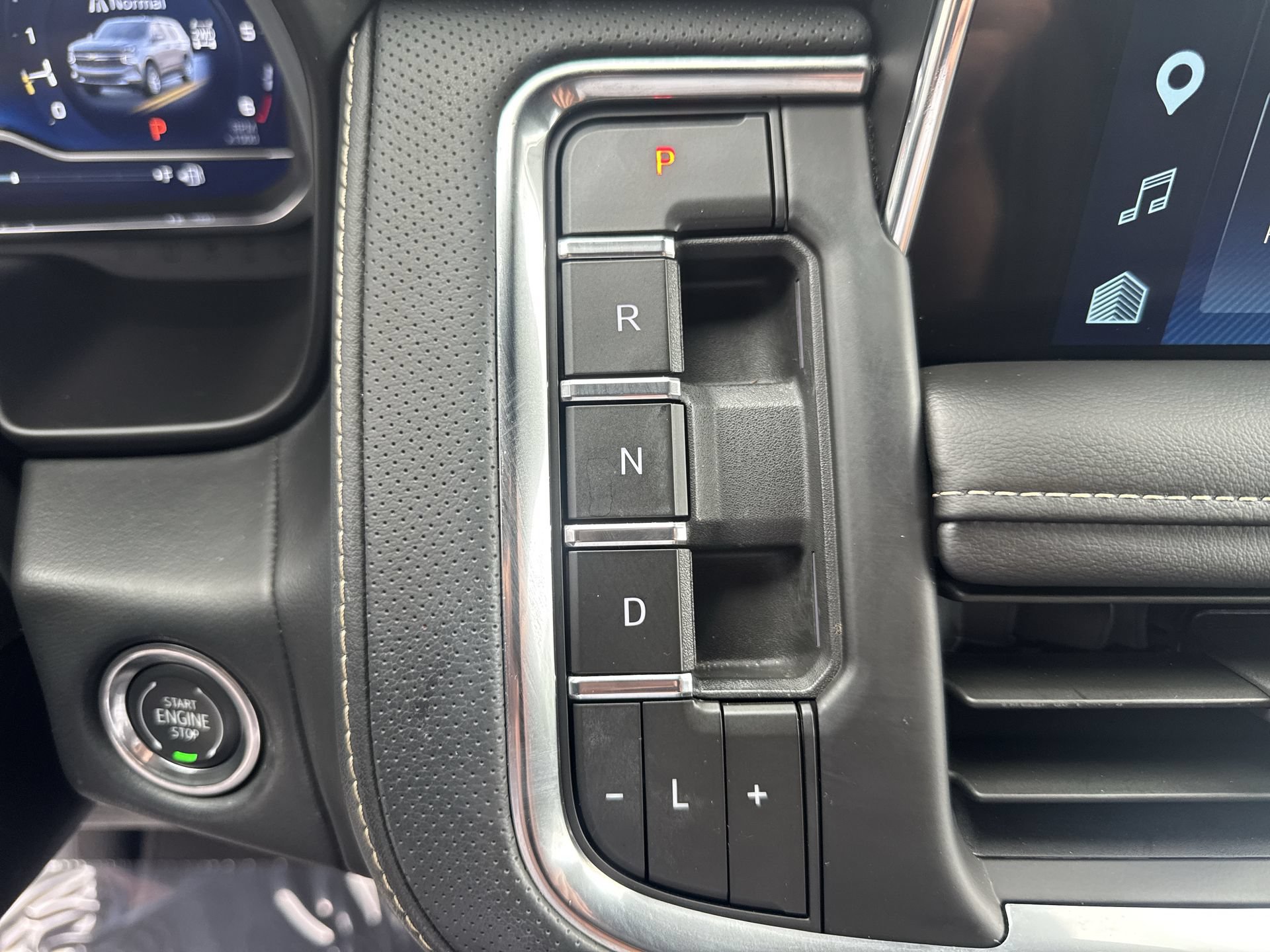 Certified 2024 Chevrolet Suburban Premier AWD/4WD image 20