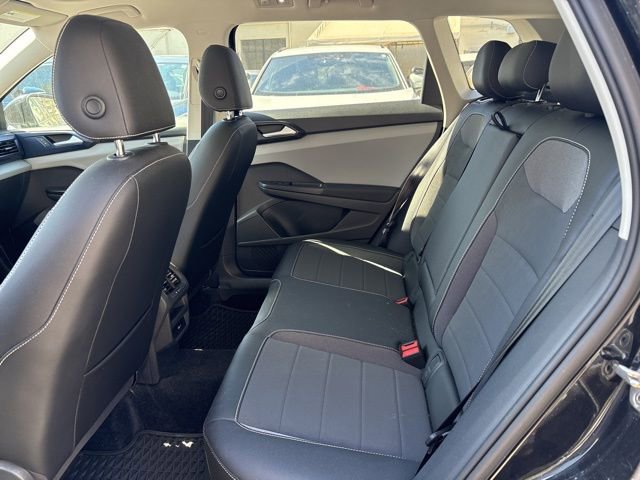 Certified 2022 Volkswagen Taos SE image 8