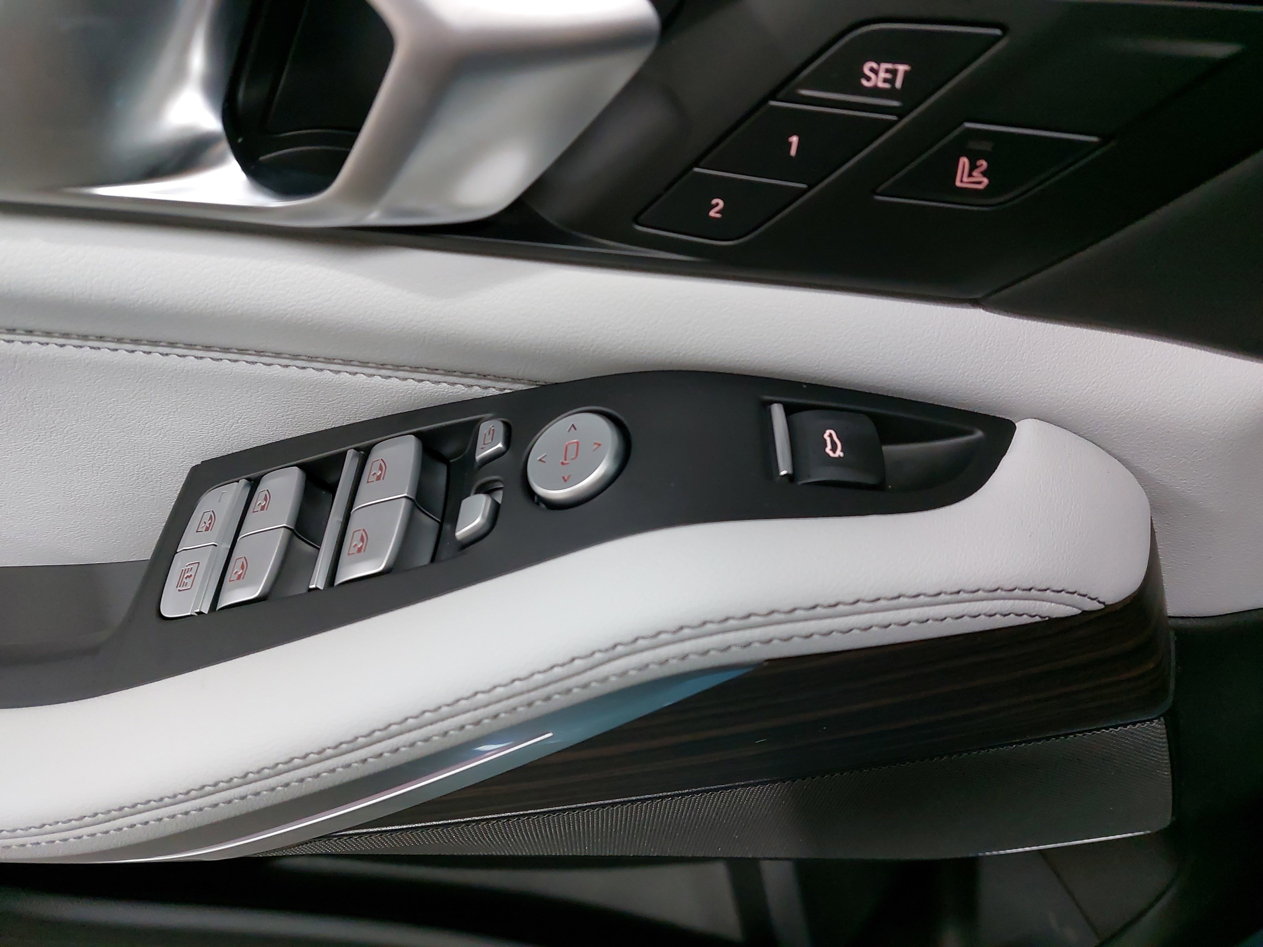 New 2026 BMW X7 xDrive40i w/ Premium Package image 30