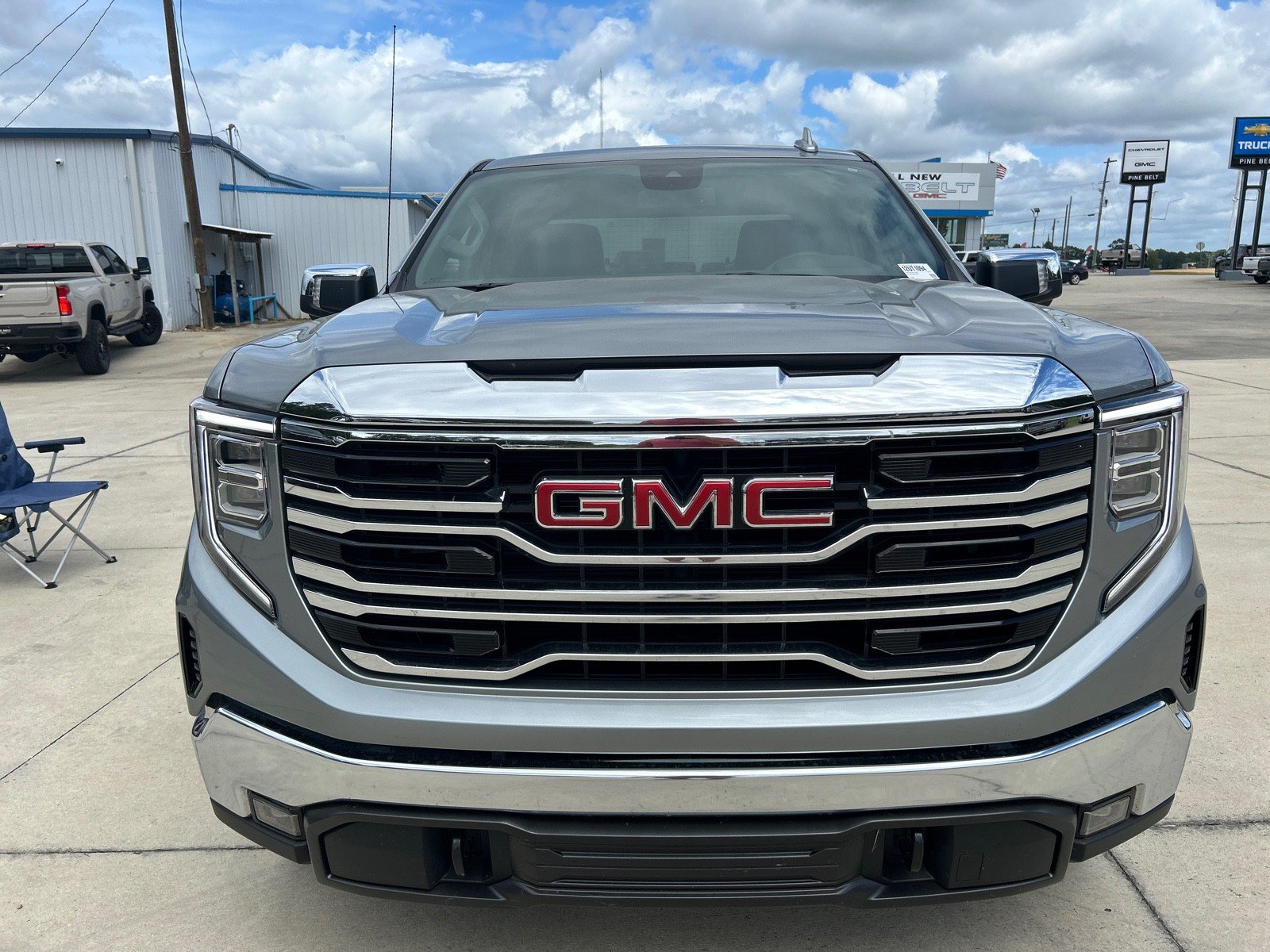 Used 2025 GMC Sierra 1500 SLT w/ SLT Premium Package AWD/4WD image 5