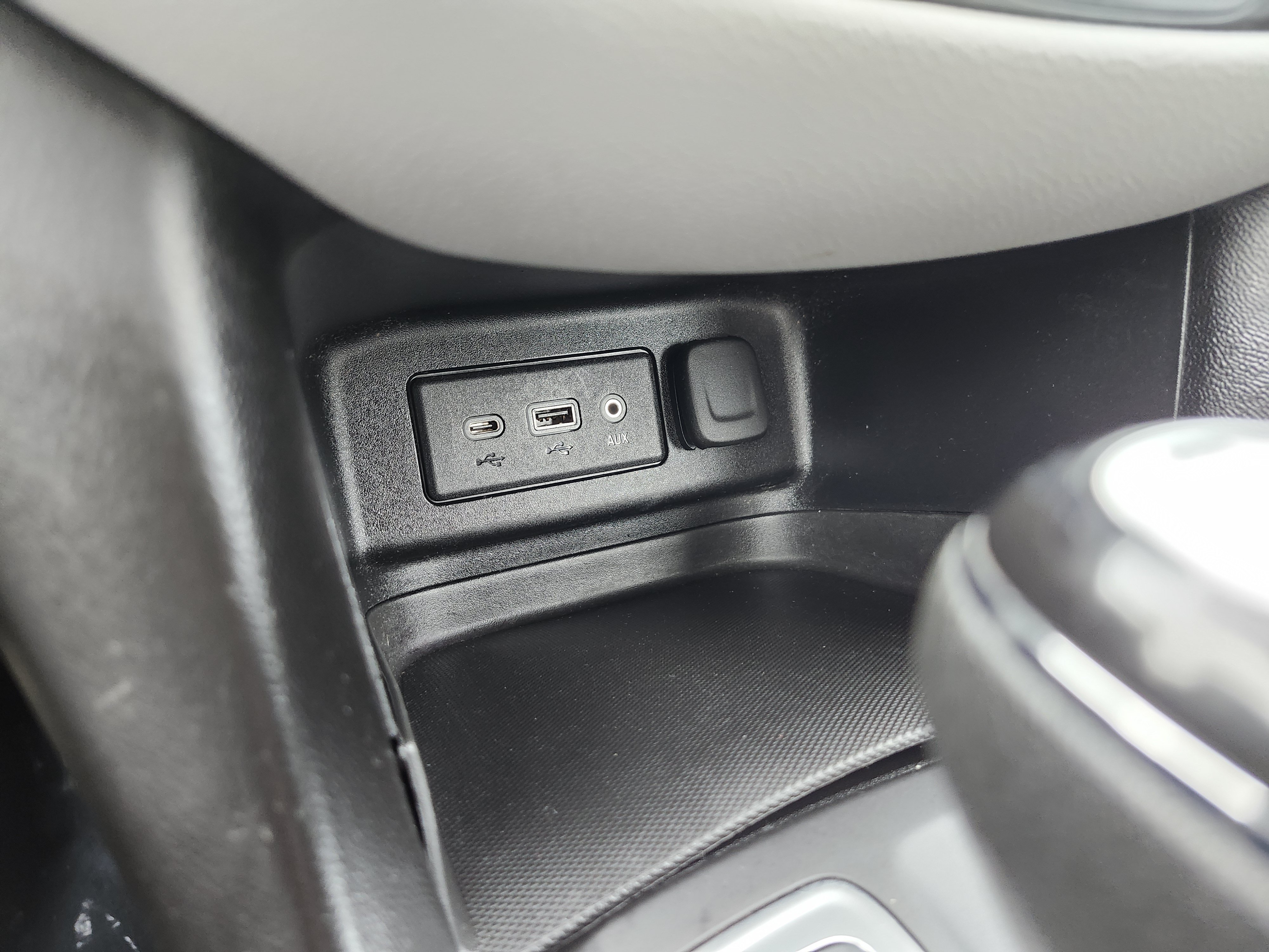 Used 2020 Chevrolet Equinox LS AWD/4WD image 8