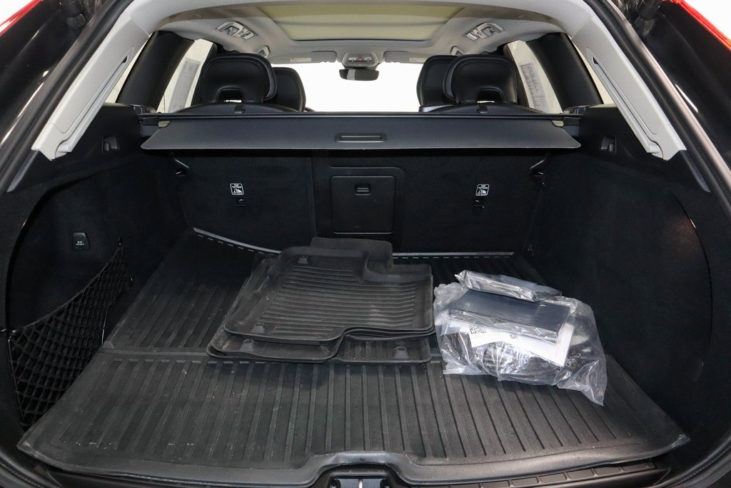 Used 2024 Volvo XC60 T8 Core image 13