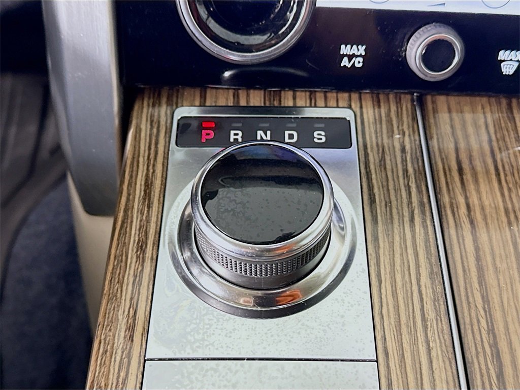 Used 2018 Land Rover Range Rover Autobiography image 15